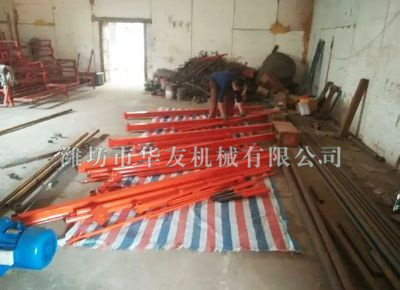 點擊查看詳細信息<br>標題：華友機械直滑式吊運機發(fā)貨現(xiàn)場 閱讀次數(shù)：7694