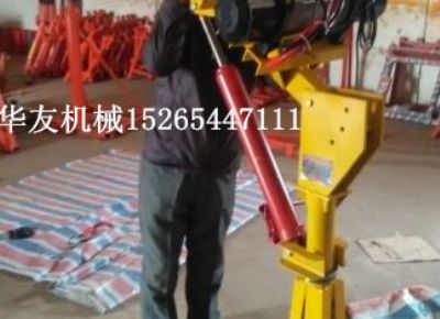 點擊查看詳細信息<br>標題：華友機械車載液壓小吊機 閱讀次數(shù)：8316